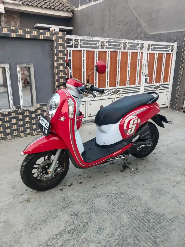Honda Scoopy F1 tahun 2016 siap pakai, mesin cvt stater aman