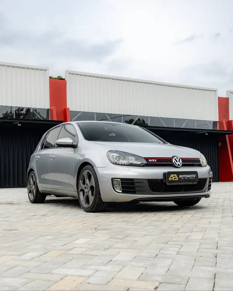 Volkswagen Golf 2.0 GTI 5-Doors MK6 Reflex Silver Metallic 2010