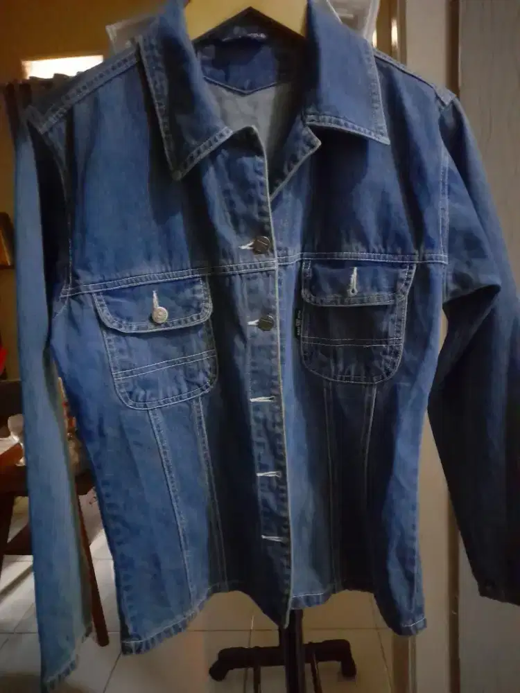 JAKET JEANS WANITA PRELOVED