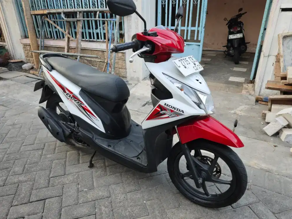 Jual beat 2016 km 41 rb kondisi sgt bagus samsat kdg cowek