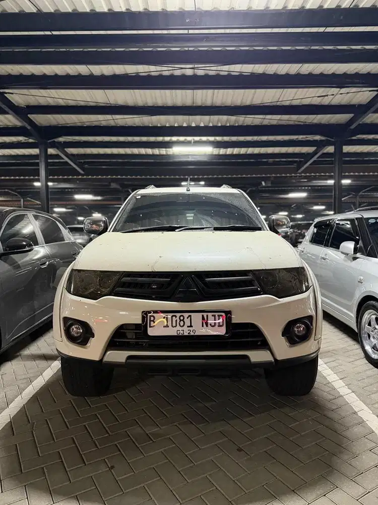 Pajero Sport 2.5 Exceed 4x2 Matic Diesel 2013 Pemakaian 2014