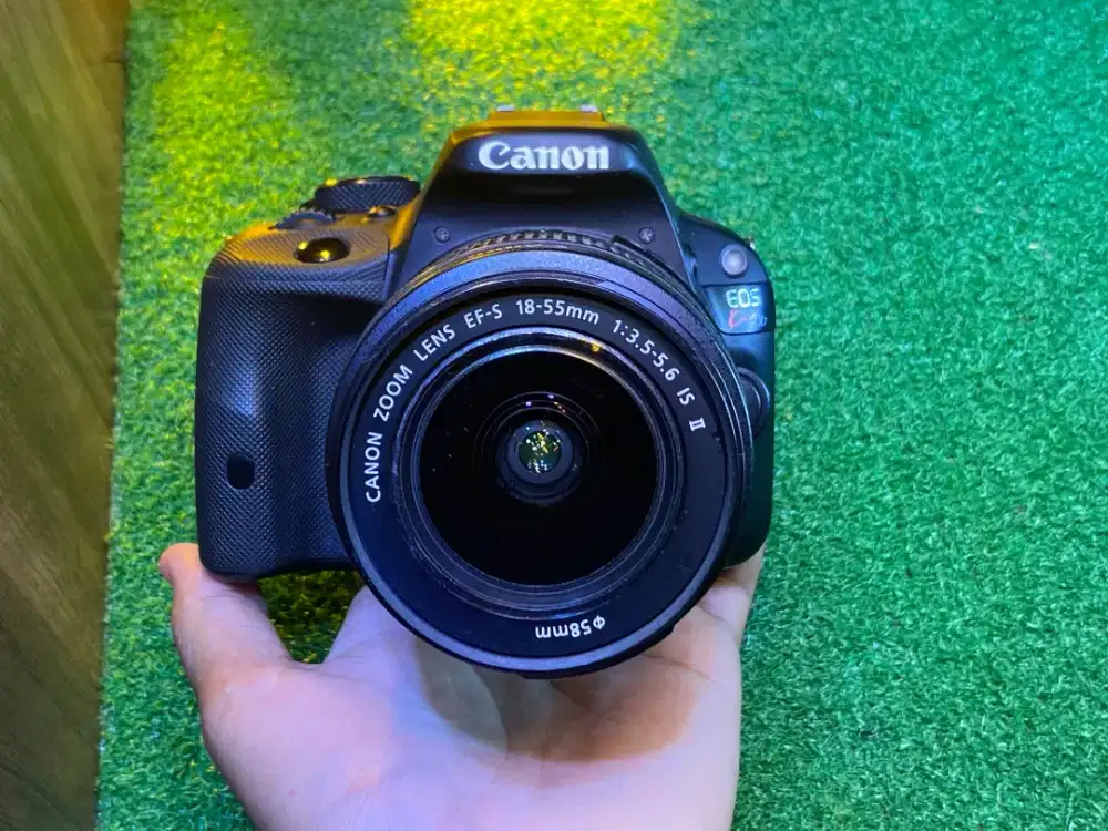 Kamera Canon EOS X7/ 100D