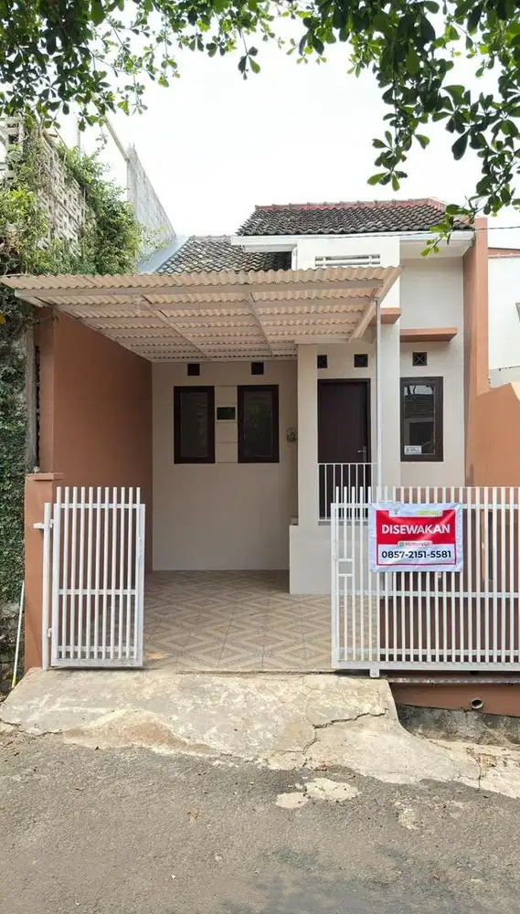 Rumah Taman Cihanjuang yang nyaman dengan hawa sejuk dan air jernih.