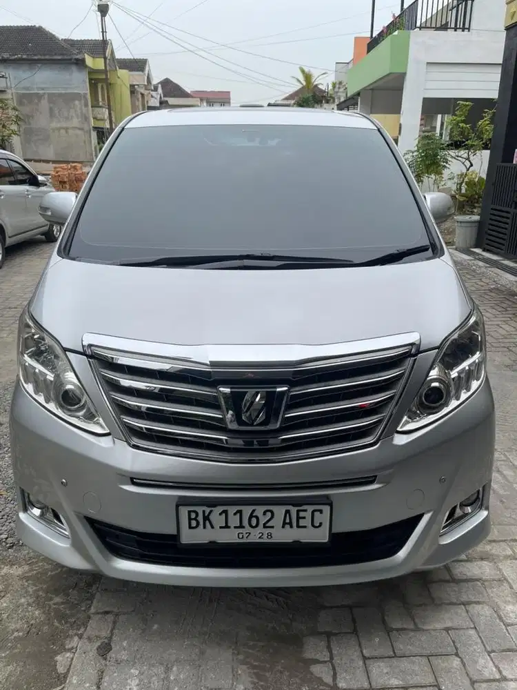 Toyota Allard thn 2011