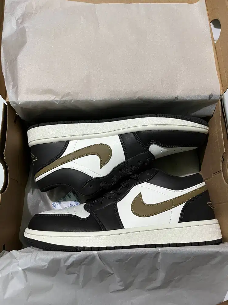 WTS!! Size 41 - Preloved Air Jordan 1 Low Shadow Brown Sail