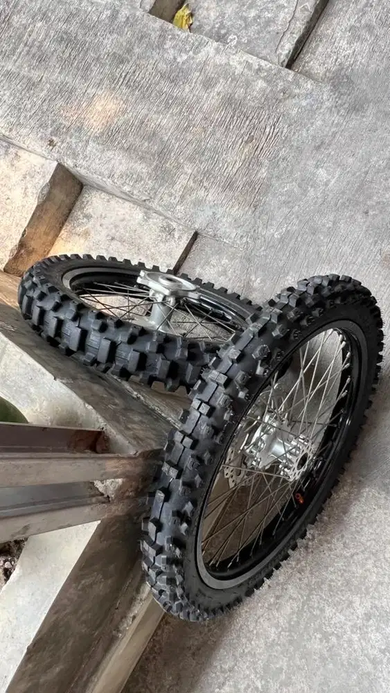 Velg CRF 150 original dan ban trabas