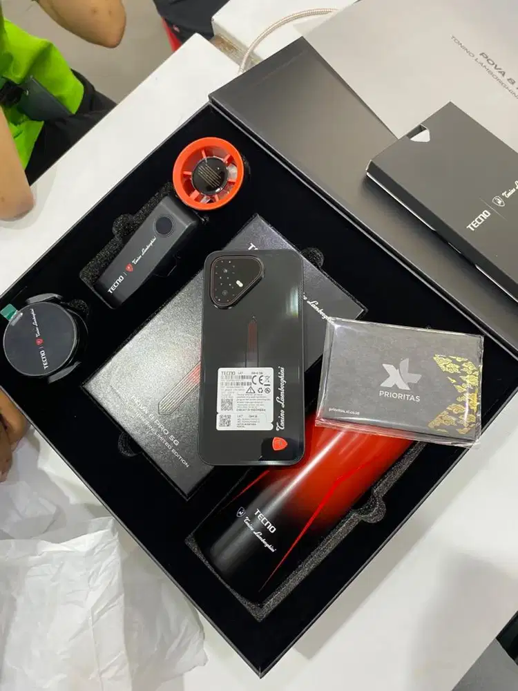 POVA 8 Pro 5G Lamborghini Ram 8/256Gb