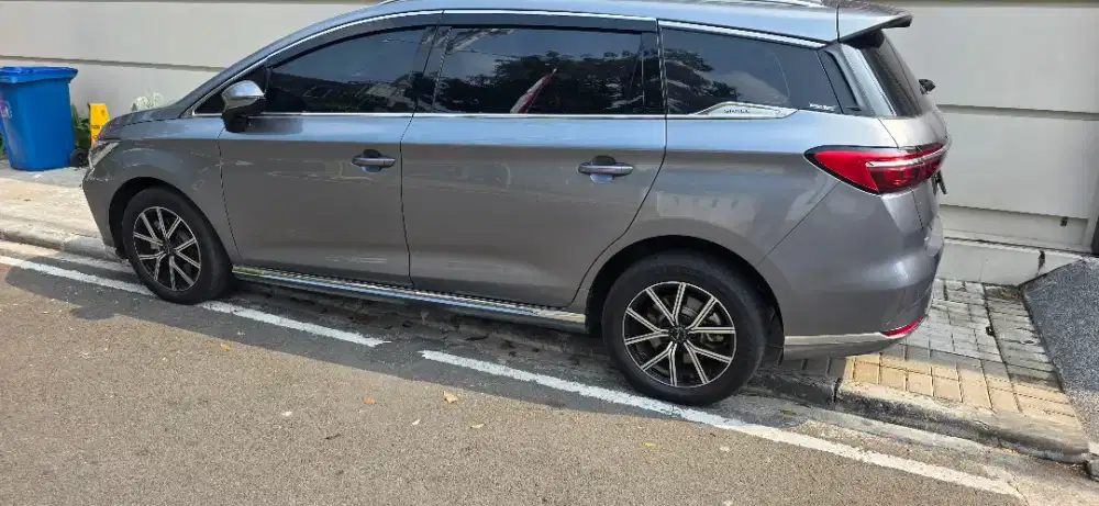 M6 captain seat km 30 000 kondisi kaya baru
