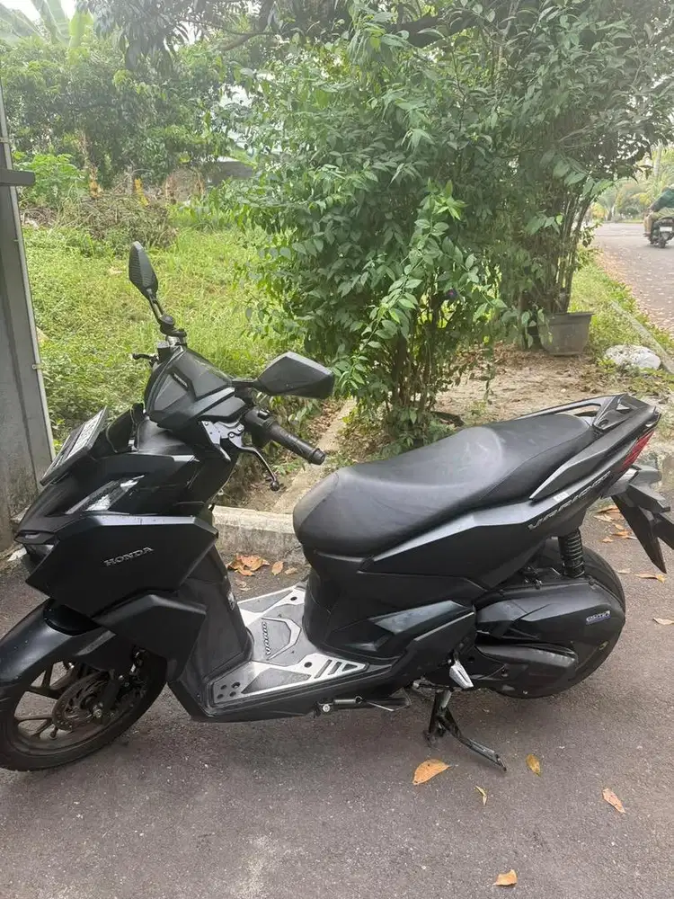 Vario 160 hitam