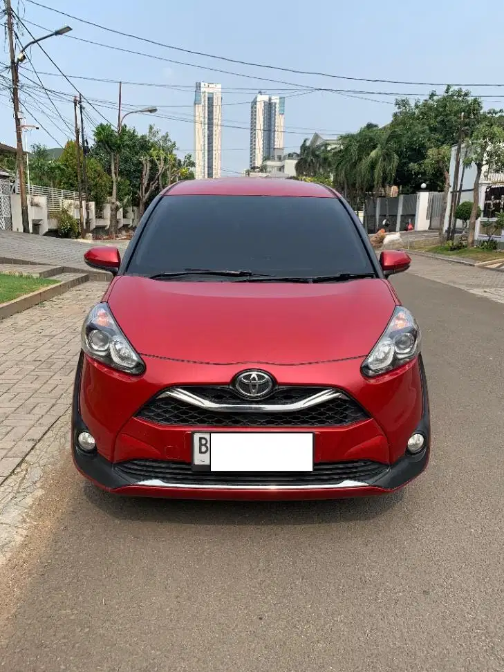 TOYOTA SIENTA 1.5 V AUTOMATIC 2021 (PAJAK 2027)