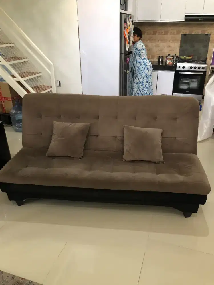 Dijual sofa bed merk siro