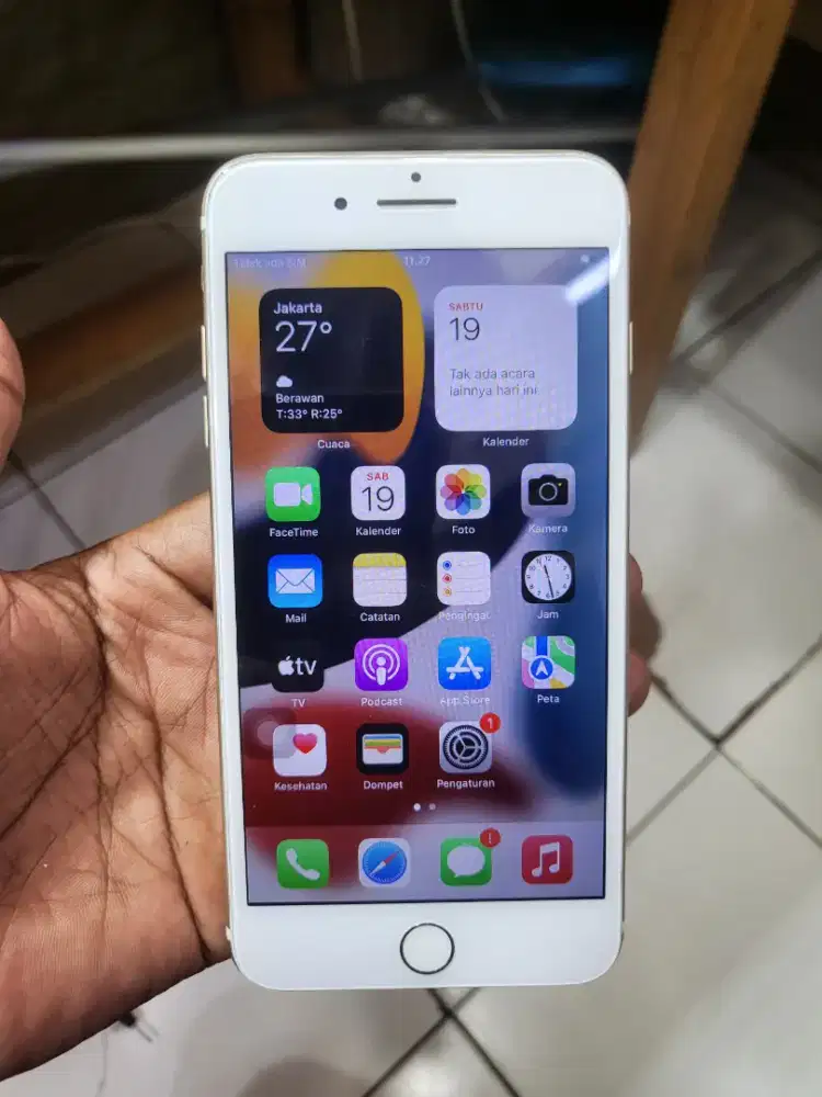 Jual cepat iphone 7 plus 128 fullset
