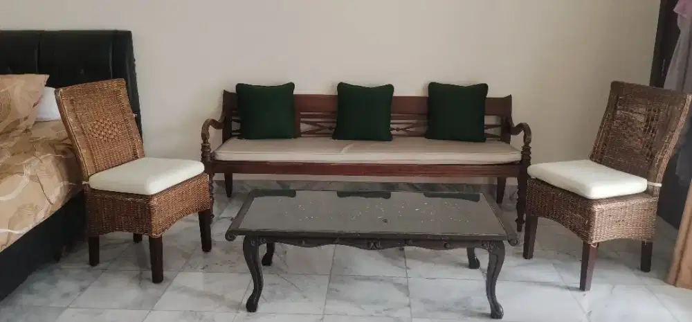 KURSI TAMU JATI