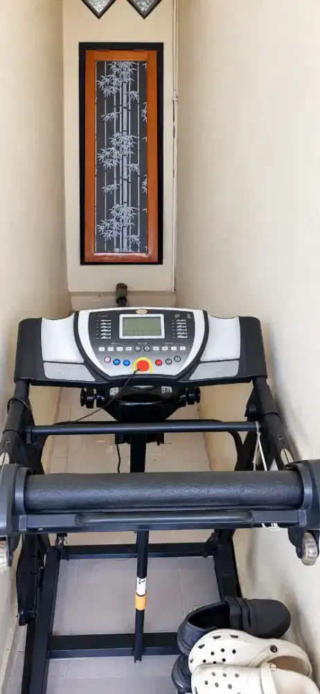 Treadmill 3 HP ( alat lari dan jogging )