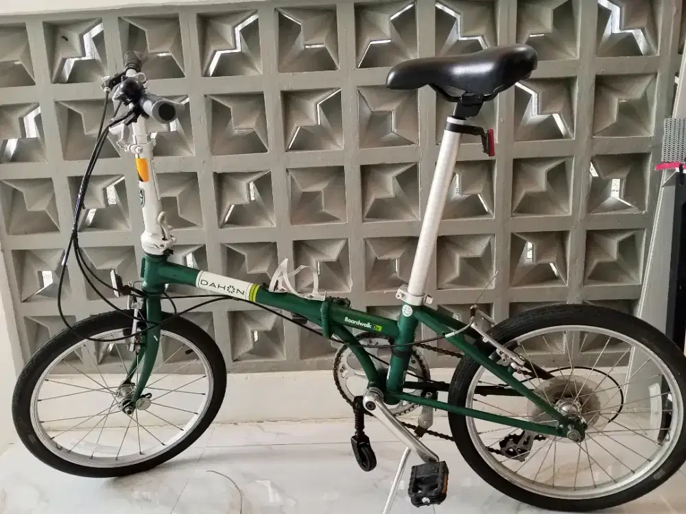 Sepeda dahon boardwalk D8 20inch