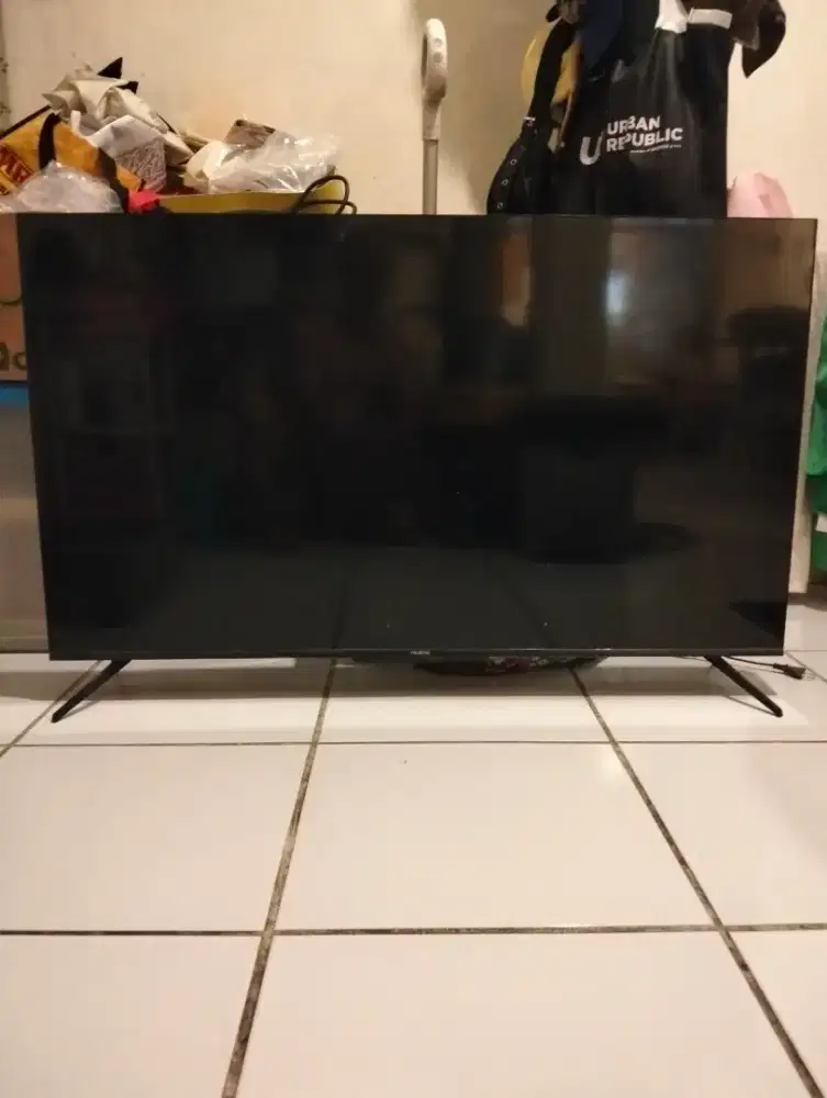 Jual tv realme 55 inch kondisi mati, klo hidup ada garis layar atas