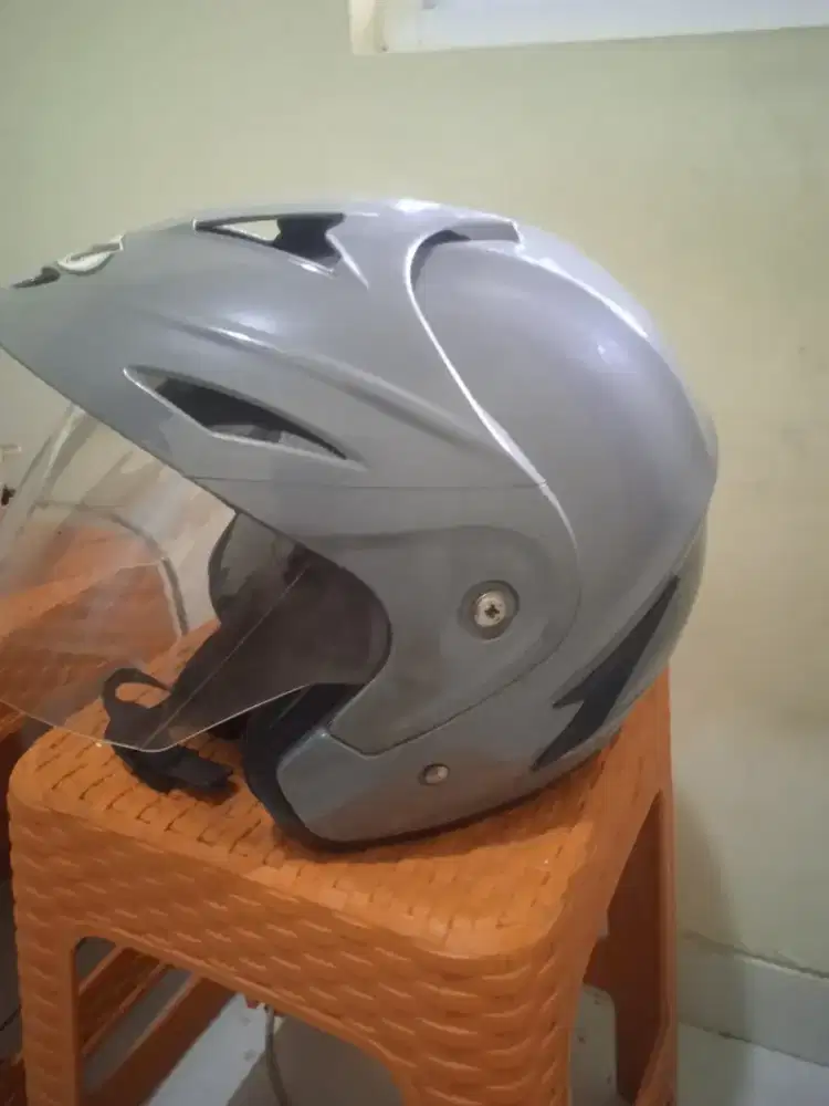 Helm JM masih bagus.busa masih tebal