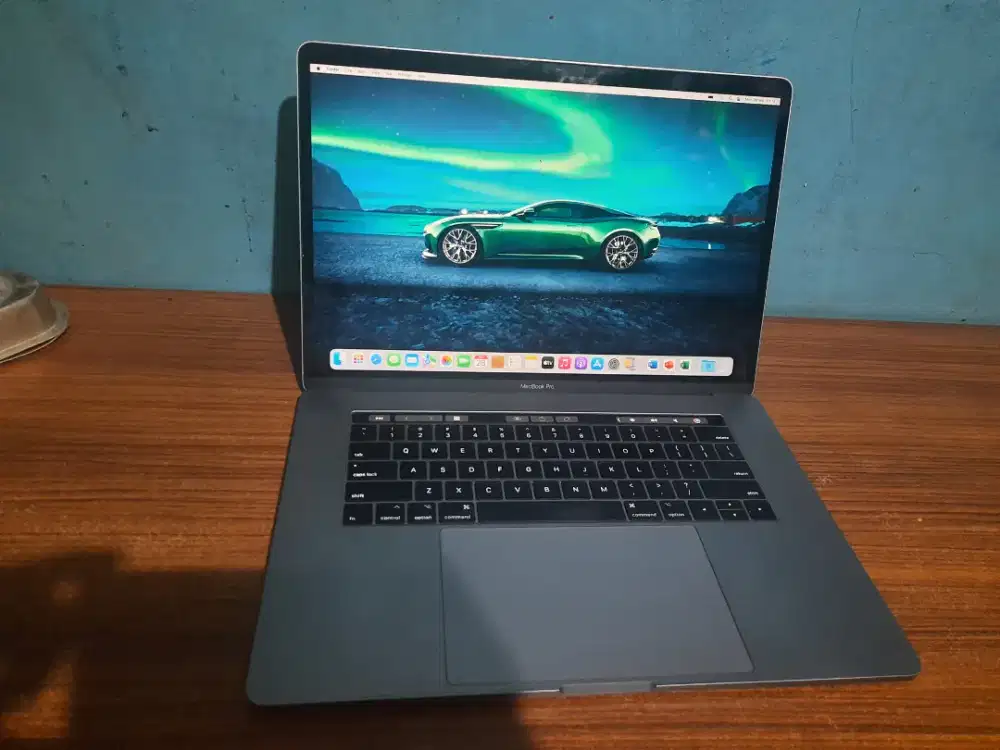 macbook pro touchbar 2017 i7 16/256gb tinggal pakai aj