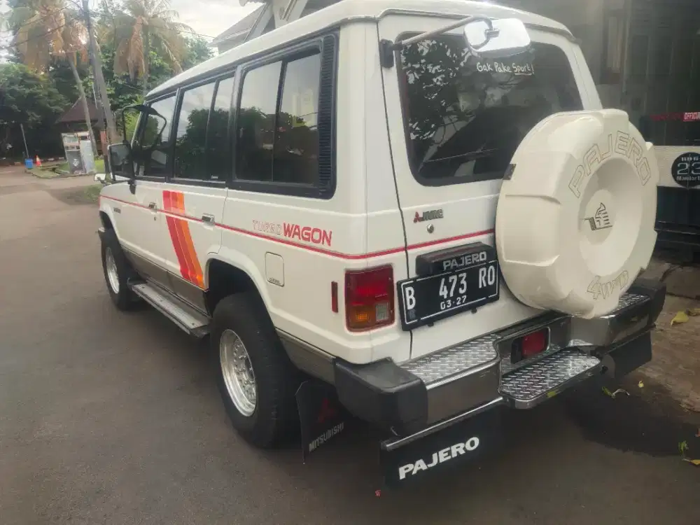 Pajero gen 1 turbo diesel matic 1990 land cruiser