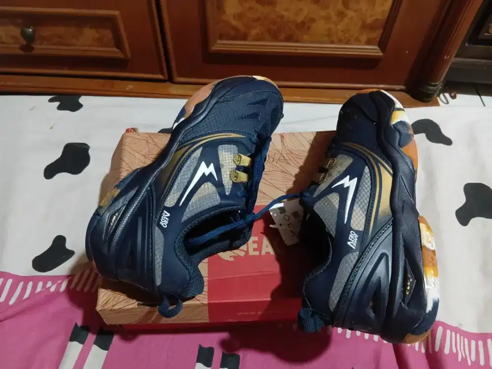 Di jual sepatu baru msh segel nmr 40