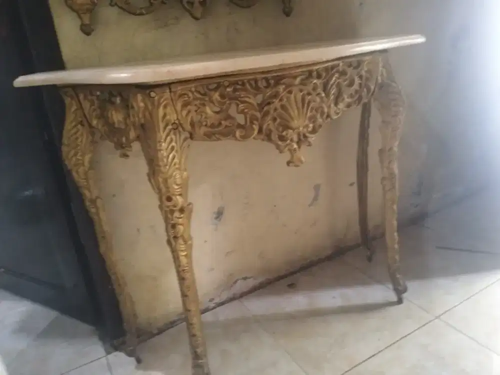 meja Konsul antik dari kuningan asli dan marmer asli