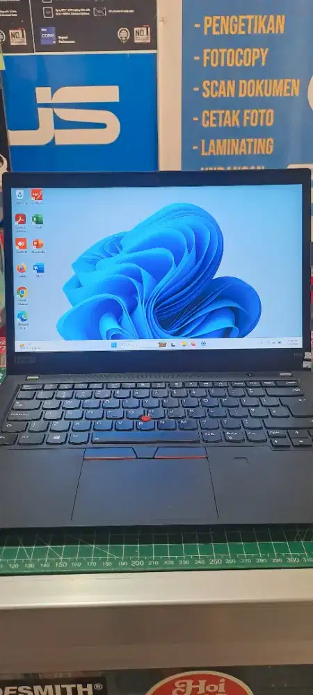 Laptop lenovo thinkpad T490 core i5 gen 8 ram 8 gb ssd 256 gb