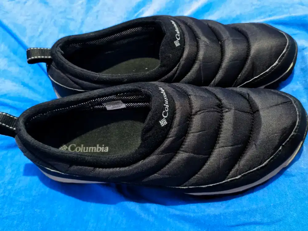 Sepatu hiking Slip on Columbia waterproof uk 43  insole 28cm