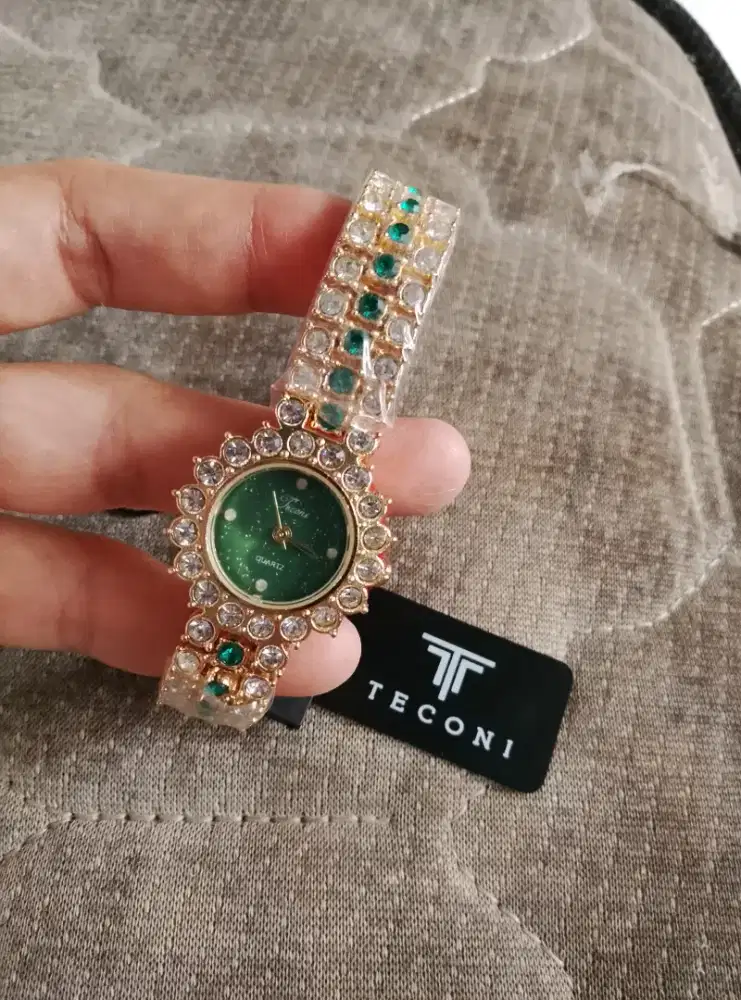 Jam tangan wanita new