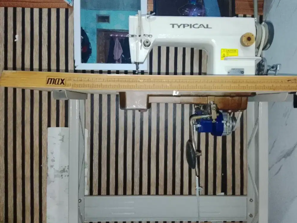Mesin jahit Typical servo