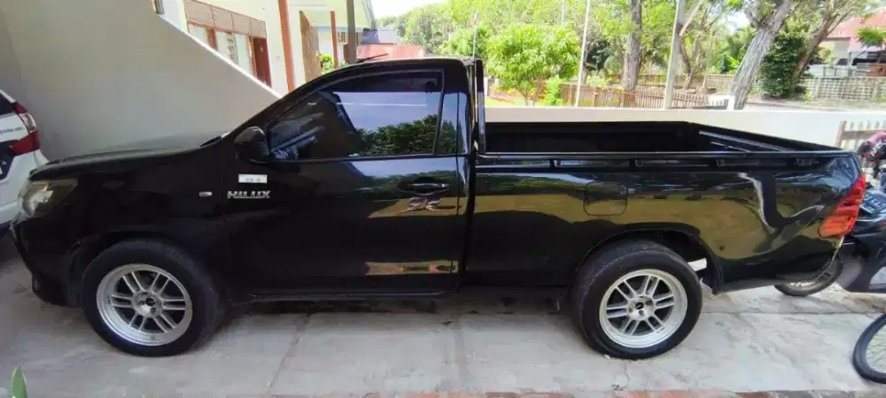 Mobil pick up hilux 4x2 solar manual