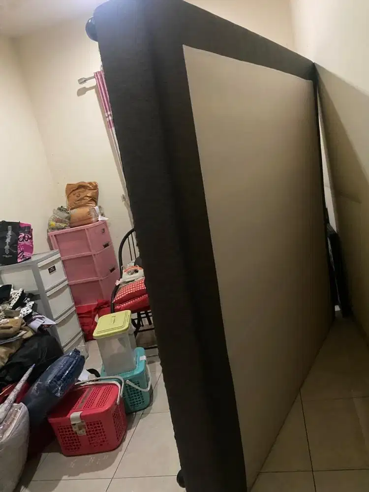 Tempat Tidur/Dipan Kasur merk Informa