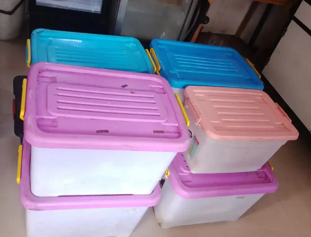 Jual 8 Container Box Bekas – Rp1.000.000 Nego