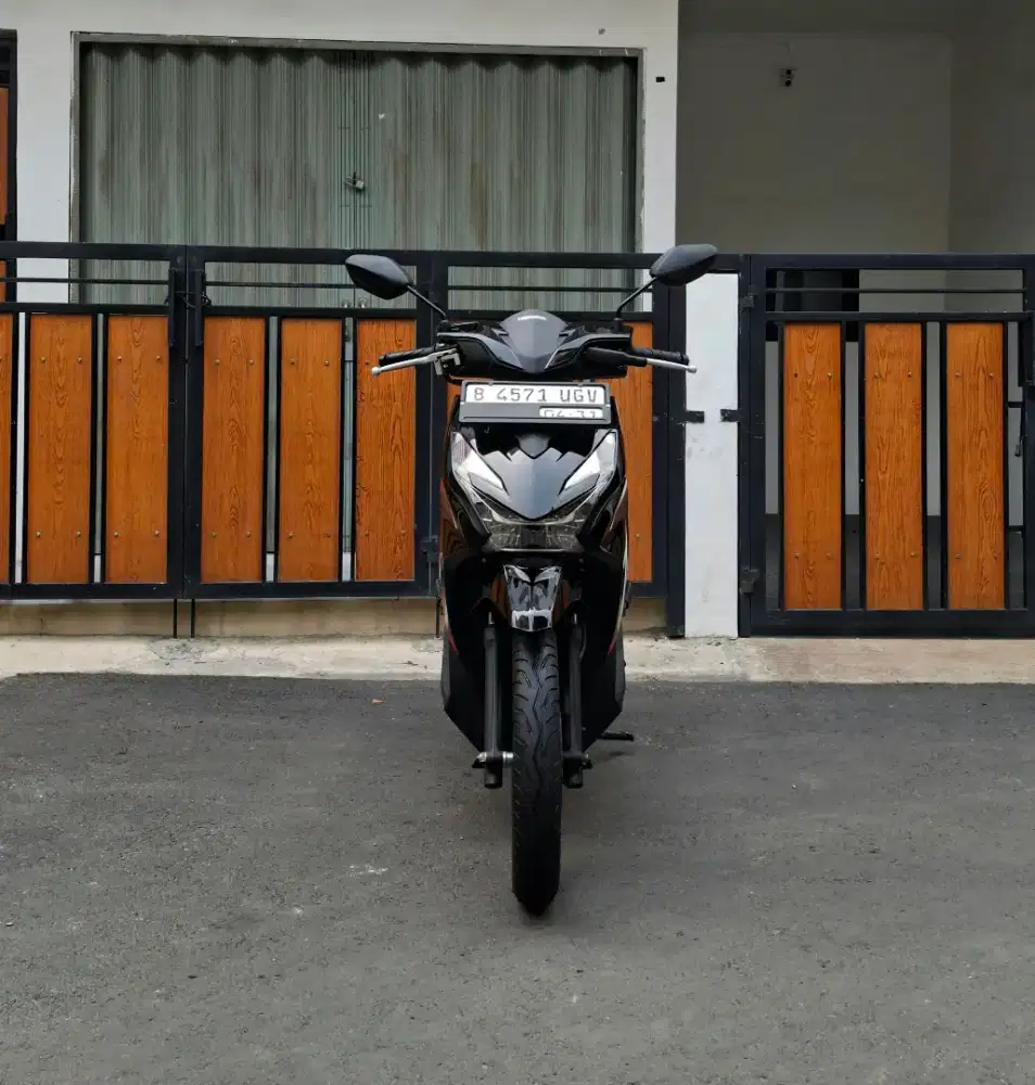 Honda Beat Keyless CBS ISS KM 100 Perak MULUSSS Pajak Panjang