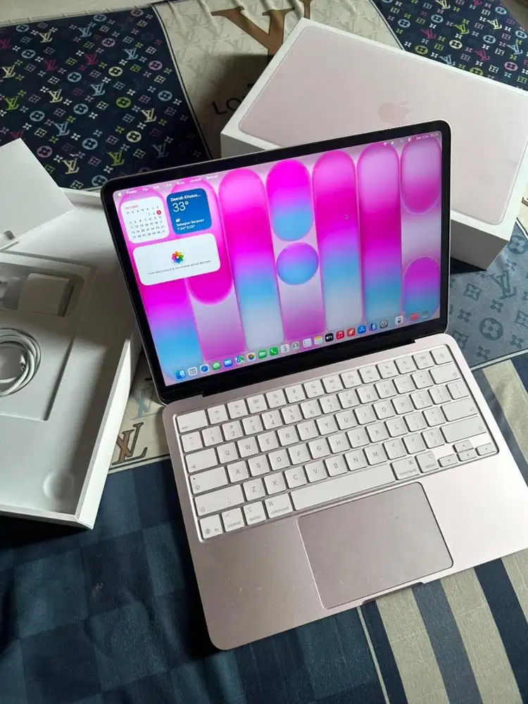 Macbook neo 8/256 ibox (blush) bh100 cc3 garansi panjang