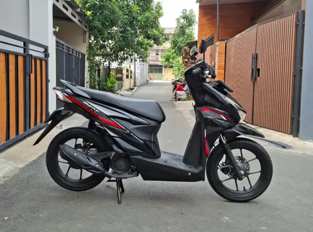 Honda Beat Keyless CBS ISS KM 100 Perak MULUSSS Pajak Panjang