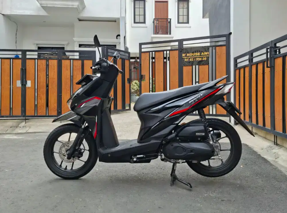 Honda Beat Keyless CBS ISS KN 100 Perak MULUSSS Pajak Panjang