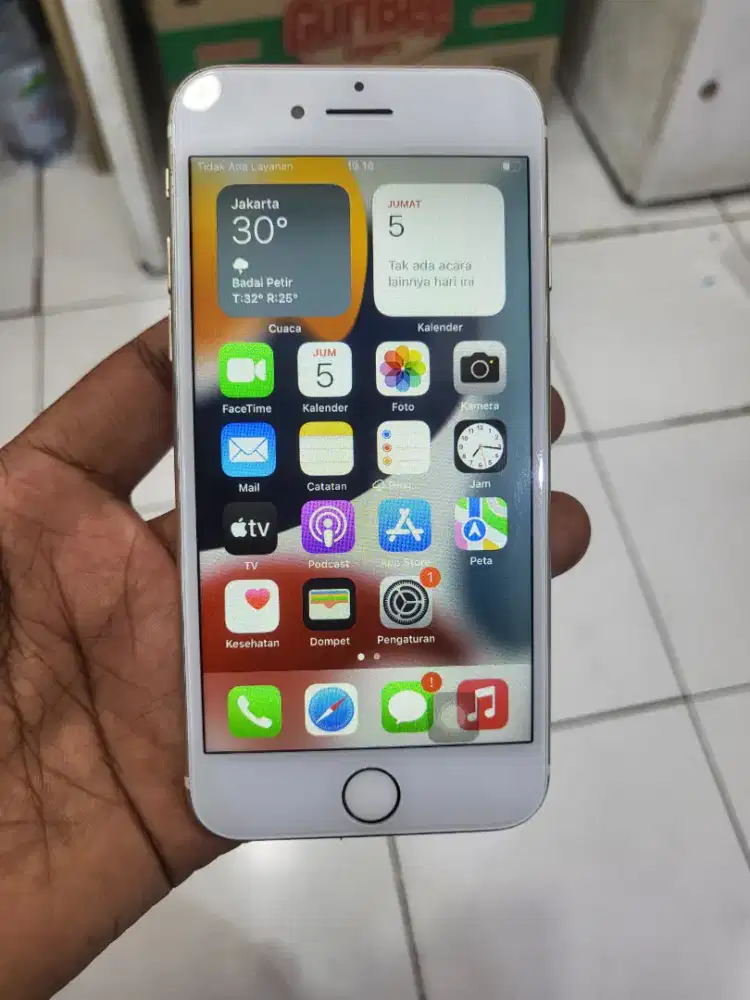 Jual cepat iphone 7 32gb fullset