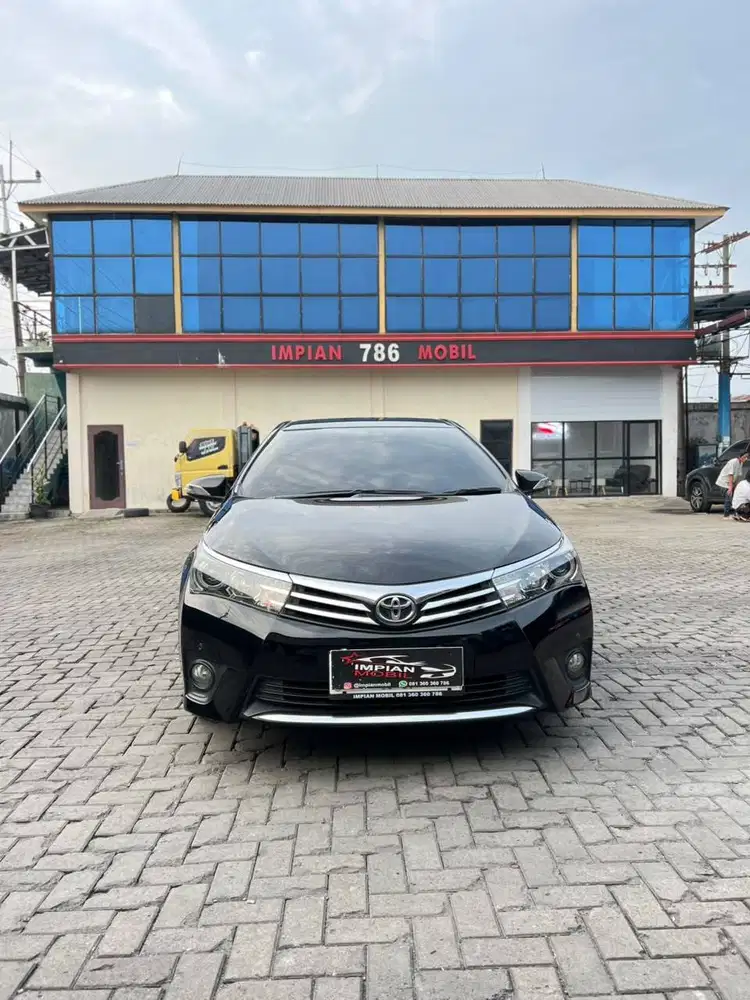 Toyota Corolla Altis 1.8 V AT Hitam 2016 camry vios civic