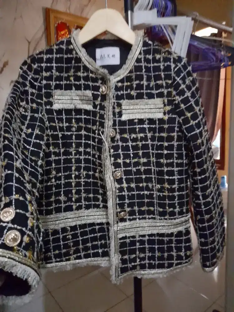 BLAZER  TWEED  BARU