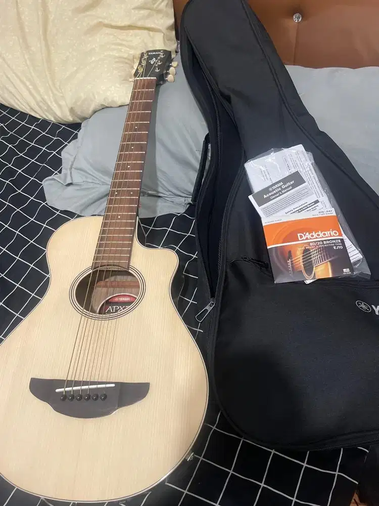 Gitar Yamaha apxt2