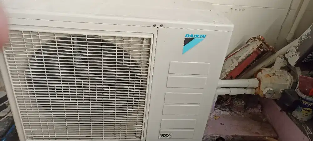 AC Daikin 2 PK masih terpasang Dingin