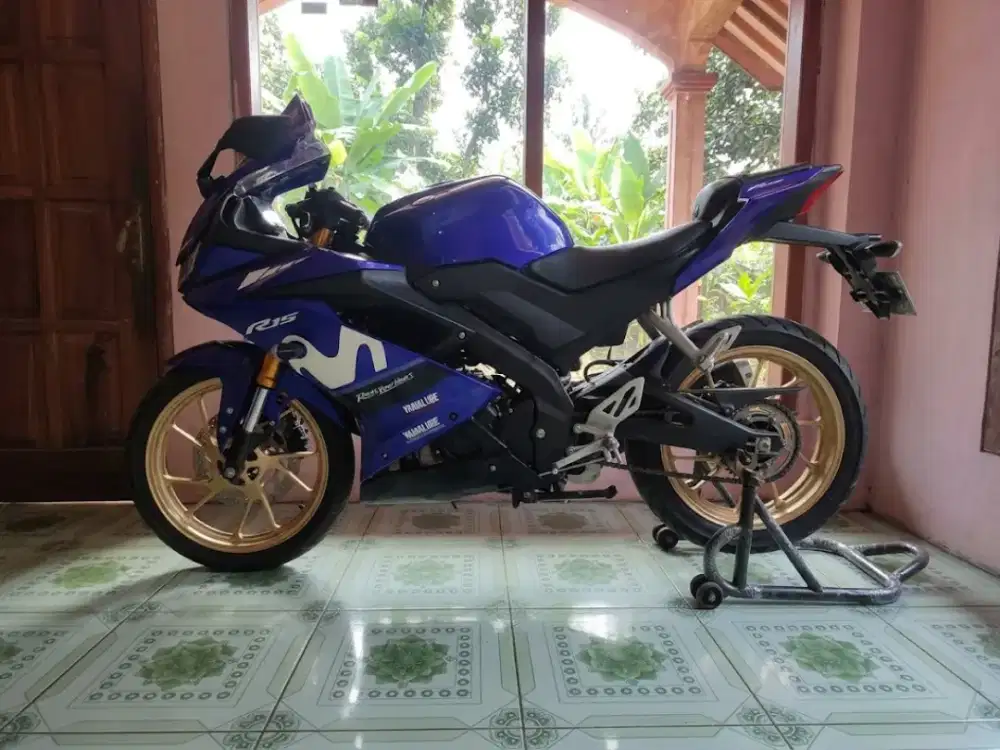 Saya menjual Motor Yamaha YZF R15