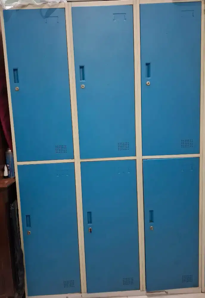 Locker besi 6 pintu
