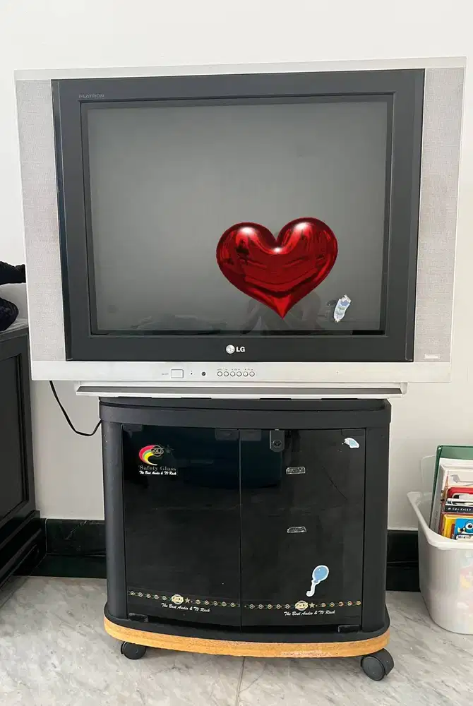 TV LG model tabung