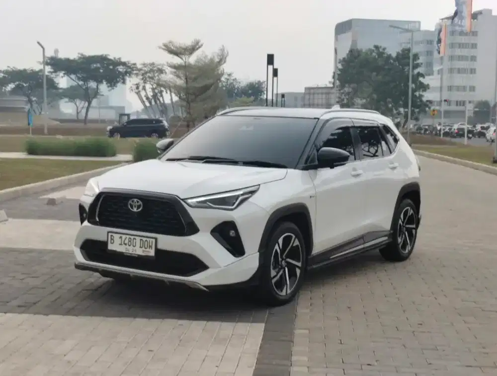 Toyota Yaris Croos Hybrid GR Sport tahun 2023