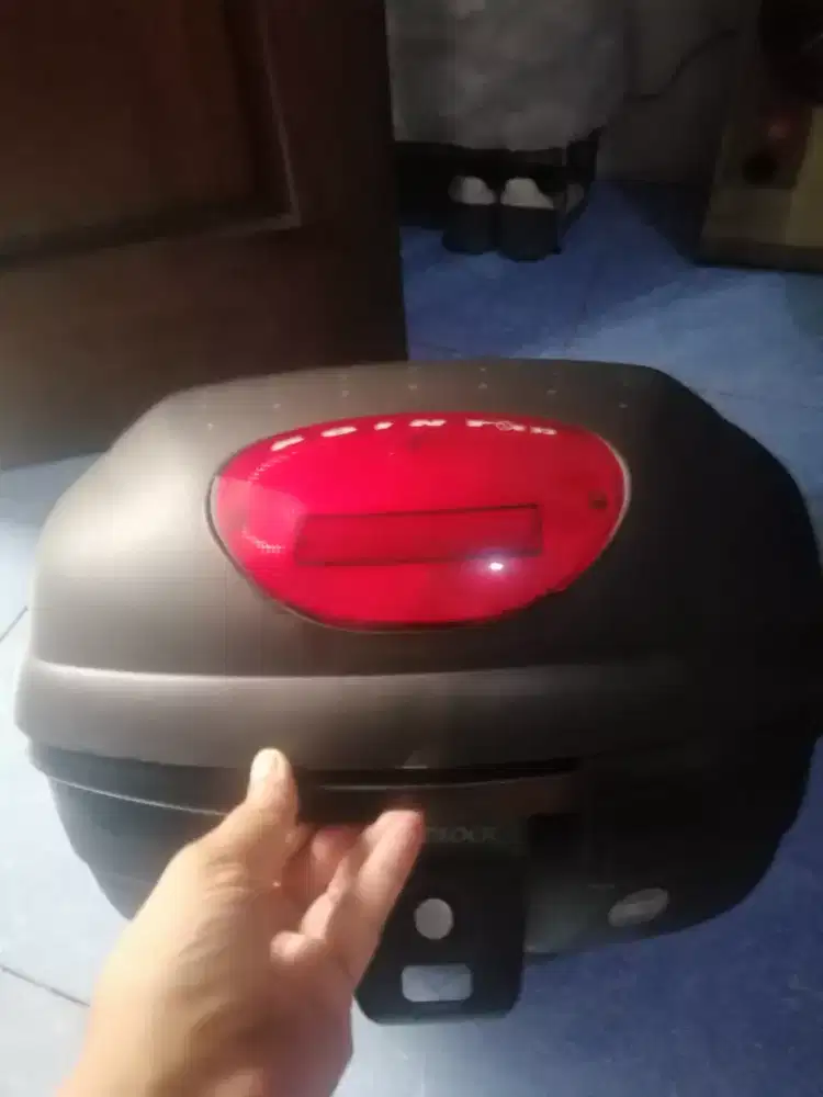 GIVI E 33 N - S. 99% GRESS. Breaket Vario 150 old.