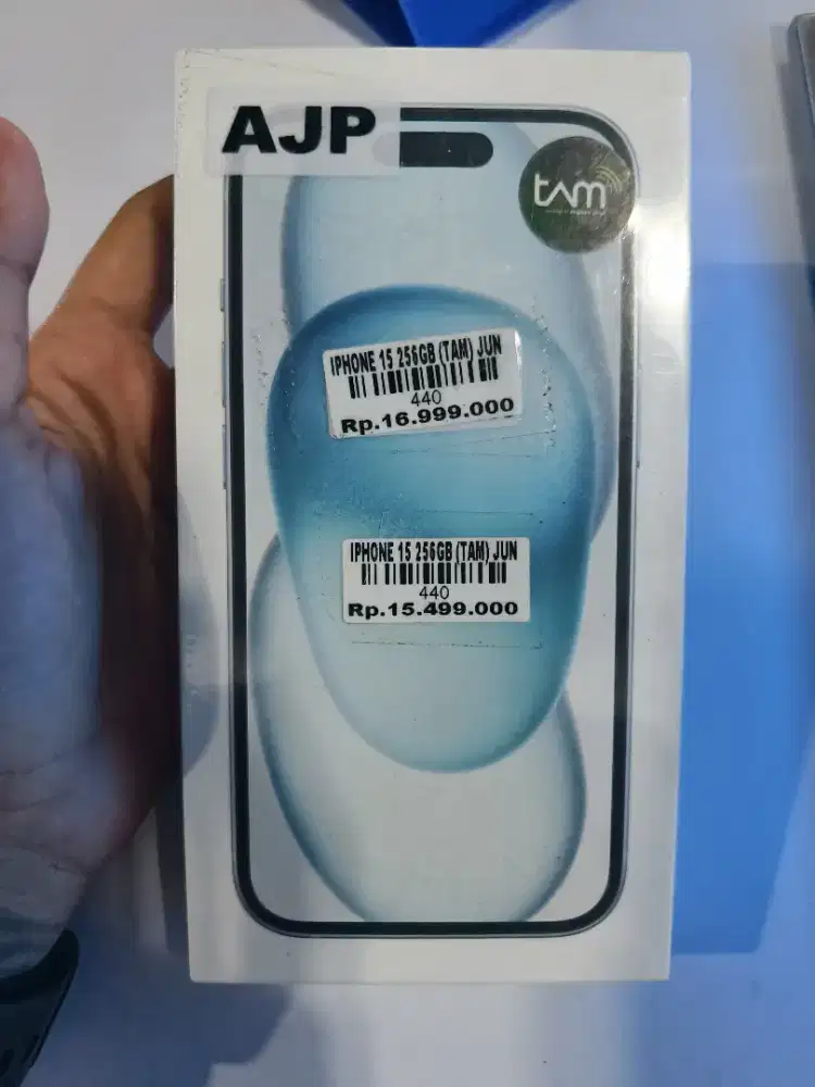 iPhone 15  256GB
