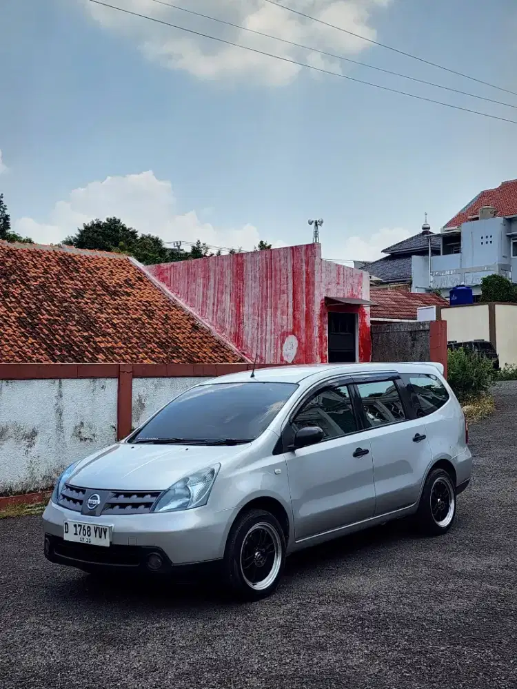 Nissan Grand Livina SV 2010 Manual