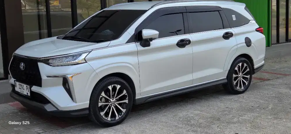 Dijual mobil toyota veloz Q CVT Automatic 1,5 tahun 2024 bulan maret