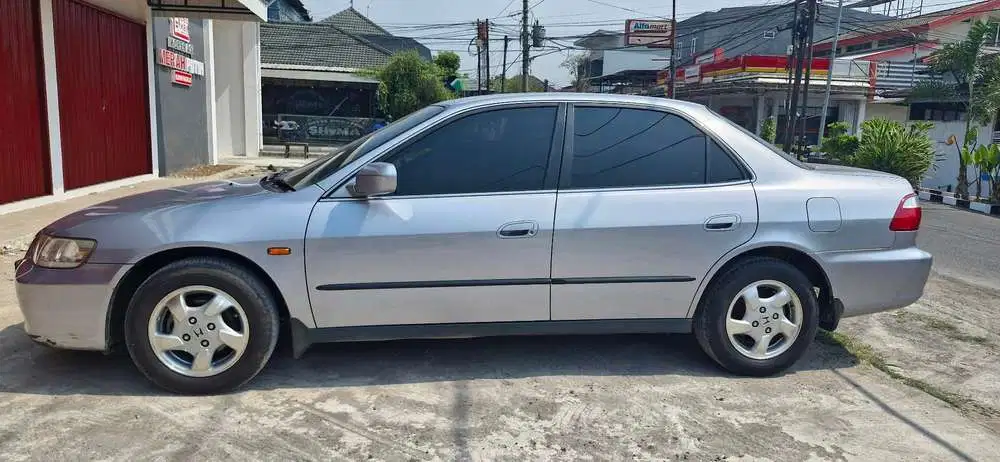 Honda Accord 2000 Bensin